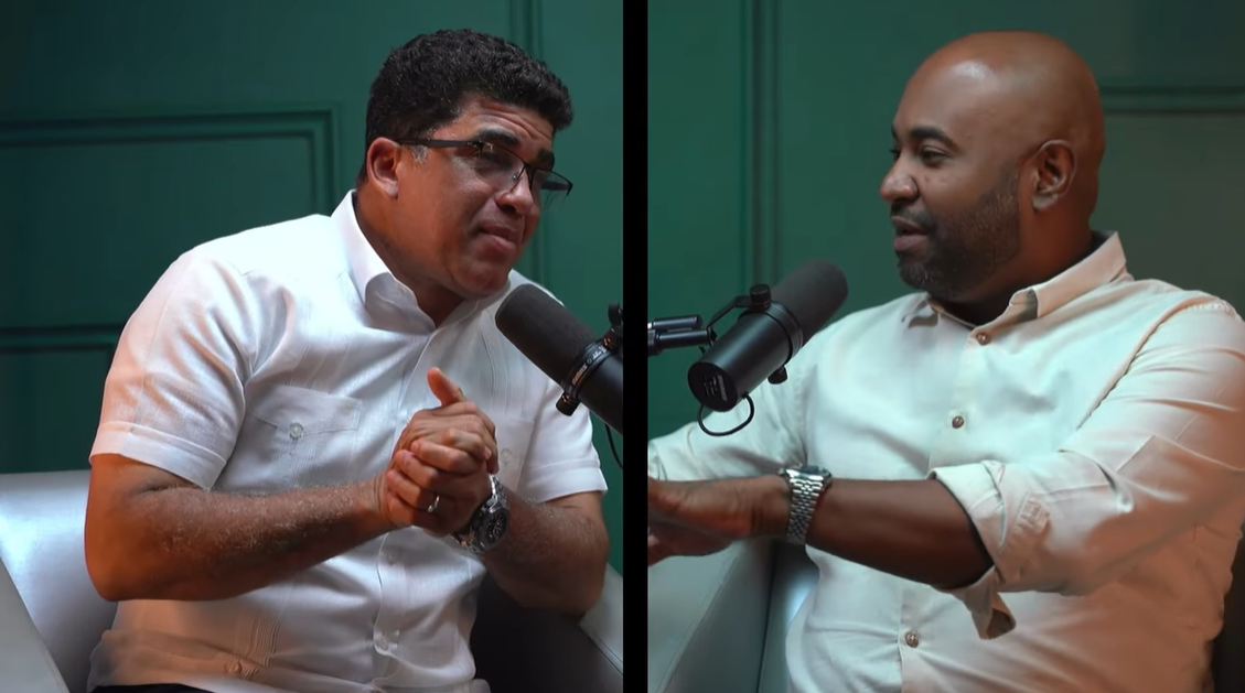 Dio Astacio expone los retos y avances de su gestión en SDE durante entrevista en “Colao Podcast”