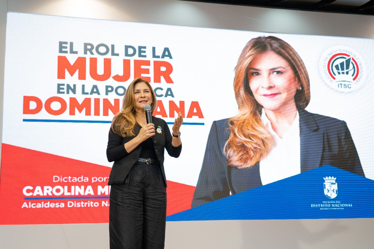 Carolina Mejía inspira a cientos en el ITSC con poderosa conferencia sobre el rol de la mujer en la política