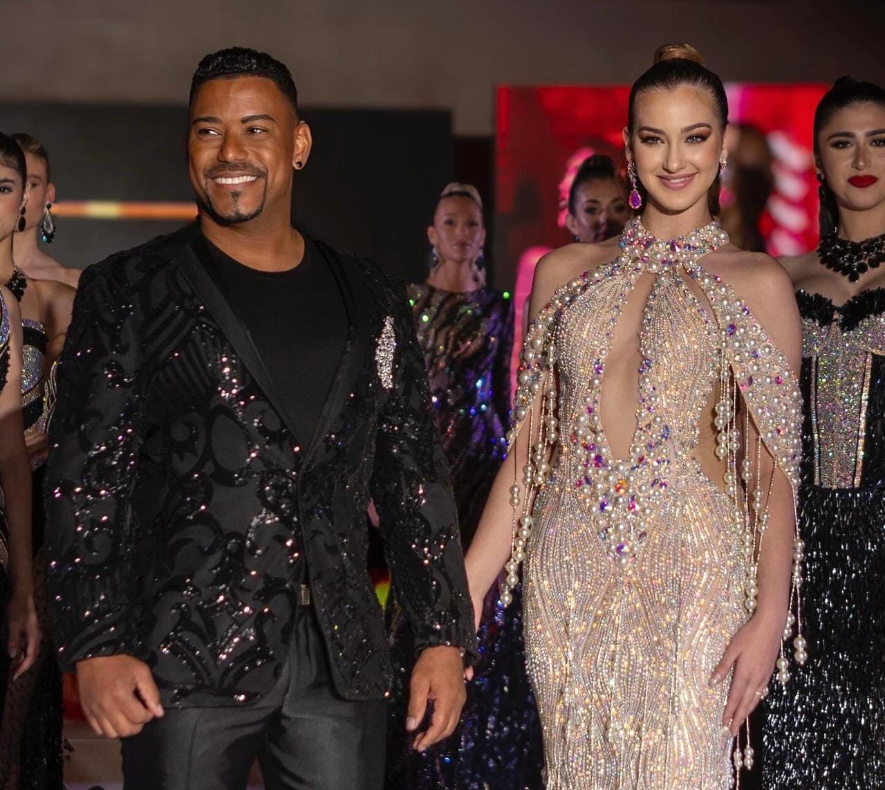Diseñador dominicano Eddy Rambaldy brilla en evento internacional de moda en Orlando, Florida