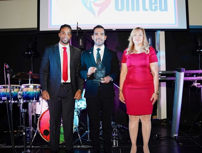 El Dr. Luis Cruz Camacho es Reconocido por Friends United for Health por su Labor en la Salud