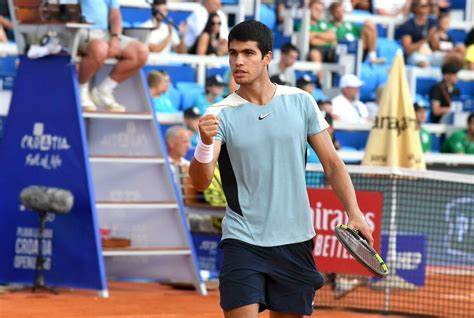 Alcaraz logra un notable alto en su primer partido como campeón en Roland Garros