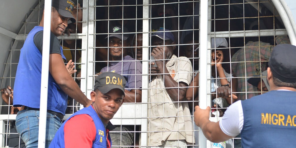 DGM detiene a 1,143 y repatría otros 1,180 nacionales haitianos en condición irregular