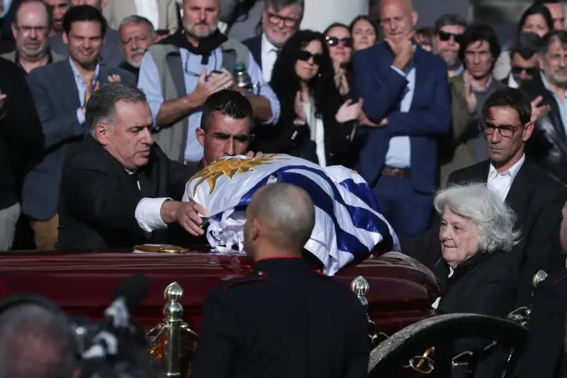 Duelo nacional en Uruguay, velorio en el Palacio Legislativo por la muerte de José Mujica