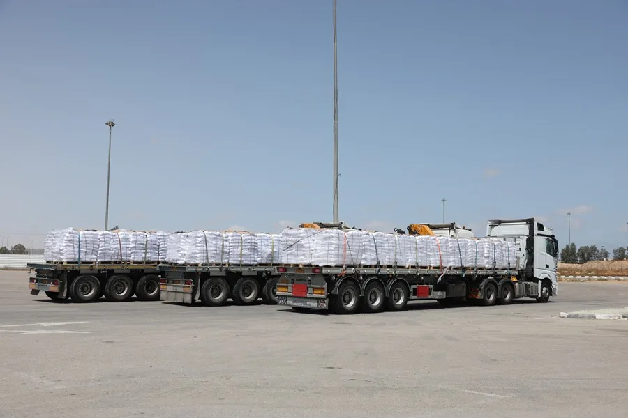 Ingresan 83 camiones de ayuda humanitaria a Gaza, confirman autoridades israelíes