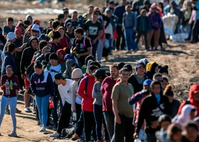 Jueces de EE.UU. desestiman acusaciones contra migrantes por ingreso a zonas militares