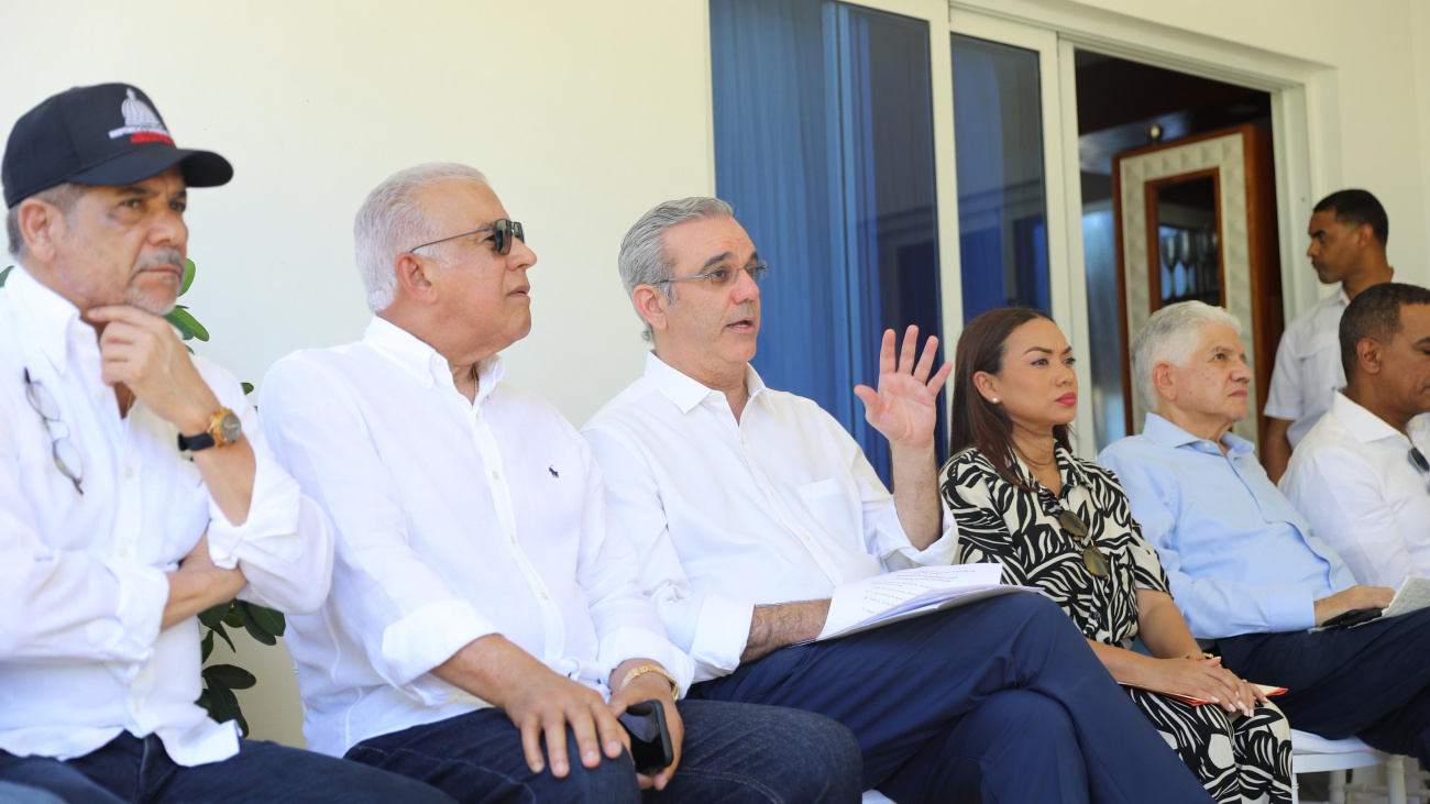 Abinader refuerza acciones en Espaillat y Puerto Plata tras lluvias: comunidad y gobierno impulsan soluciones