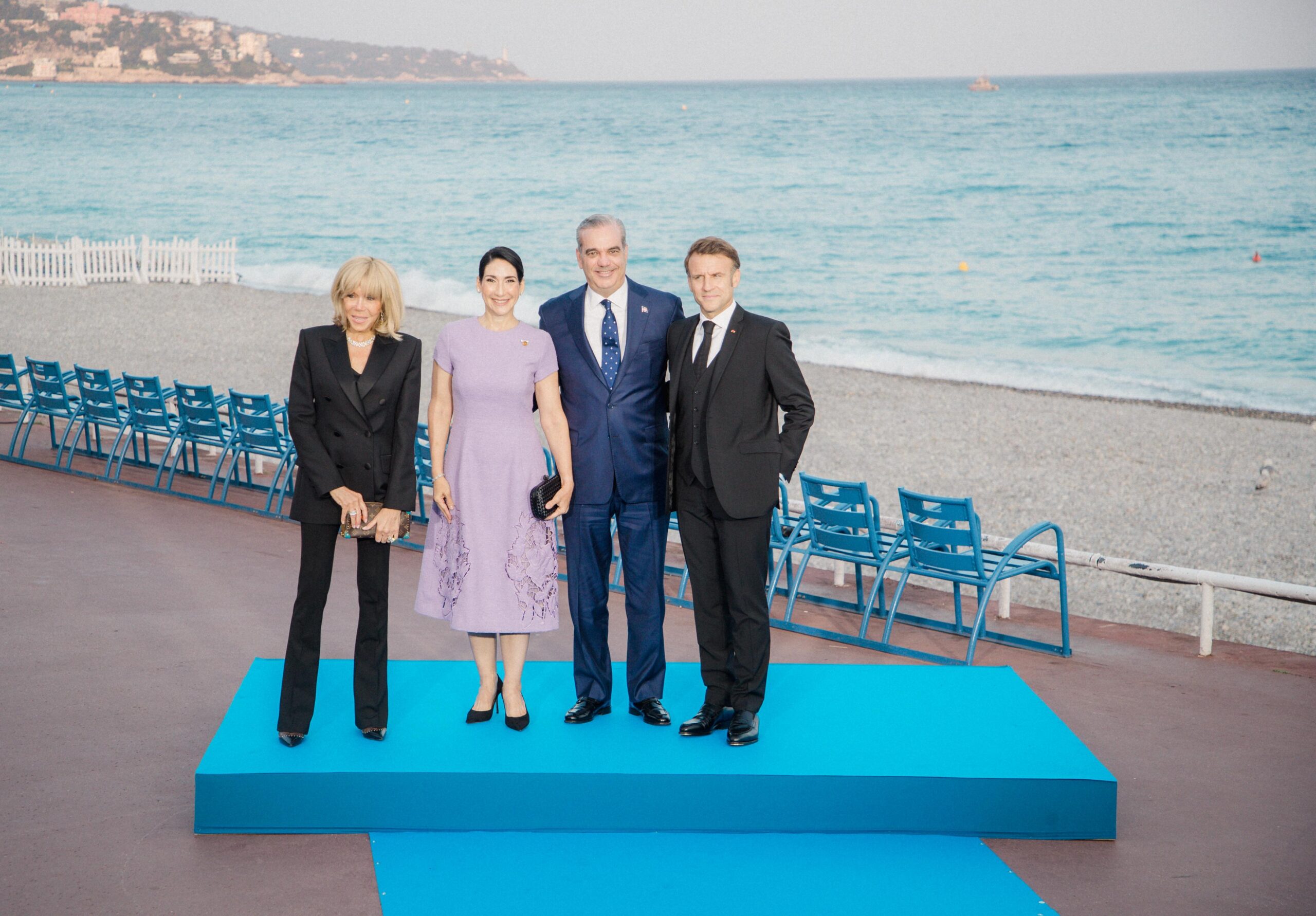 Presidente Luis Abinader asiste a cena de gala en Francia durante conferencia internacional