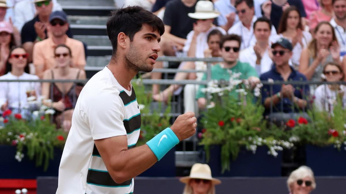 Carlos Alcaraz se consagra en Queen’s y se acerca al primer puesto del ranking ATP