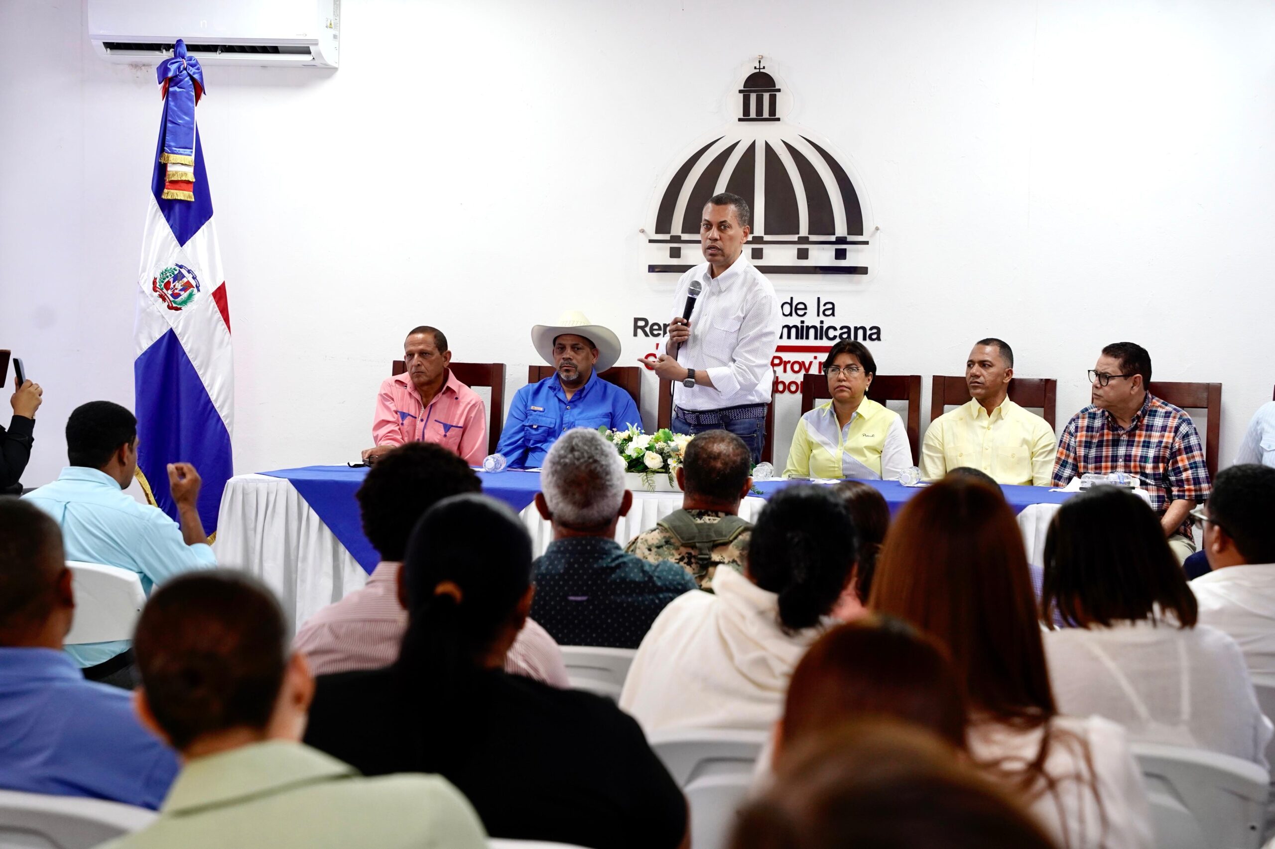 Indotel destina 60 millones de pesos para fortalecer emisoras fronterizas y promover la cultura dominicana
