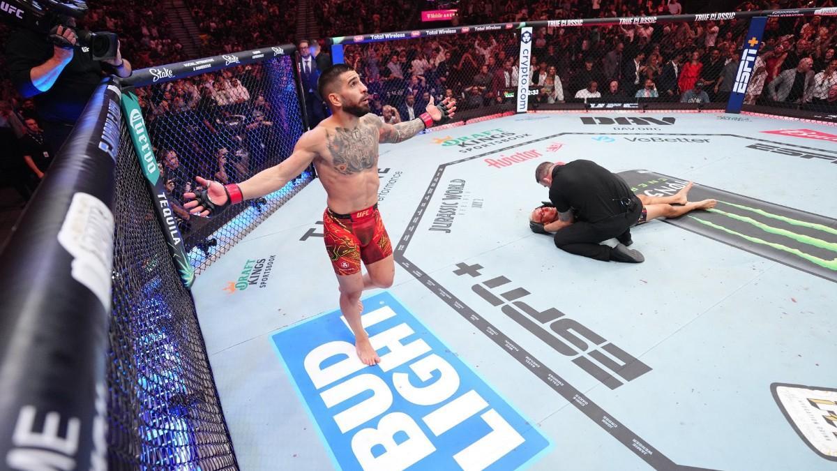 Ilia Topuria se corona como doble campeón de la UFC tras noquear a Charles Oliveira