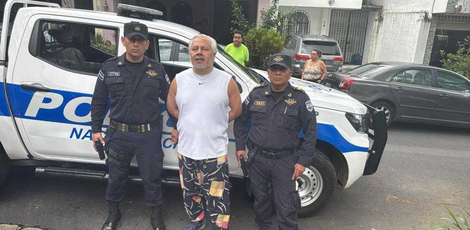 Detención de Enrique Anaya, abogado crítico del Gobierno de Bukele en El Salvador