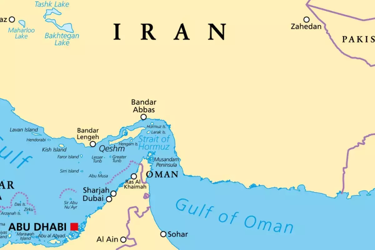 Parlamento de Irán estudia el cierre del estrecho de Ormuz ante creciente tensión internacional
