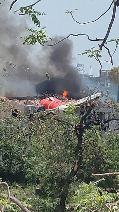 Accidente de avión de Air India en Ahmedabad: 242 personas a bordo y operaciones de rescate en curso