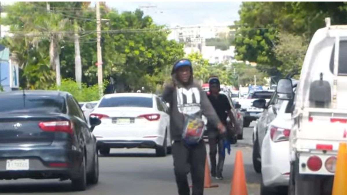 Digesett inicia retiro de parqueadores informales en el Distrito Nacional para mejorar el tránsito