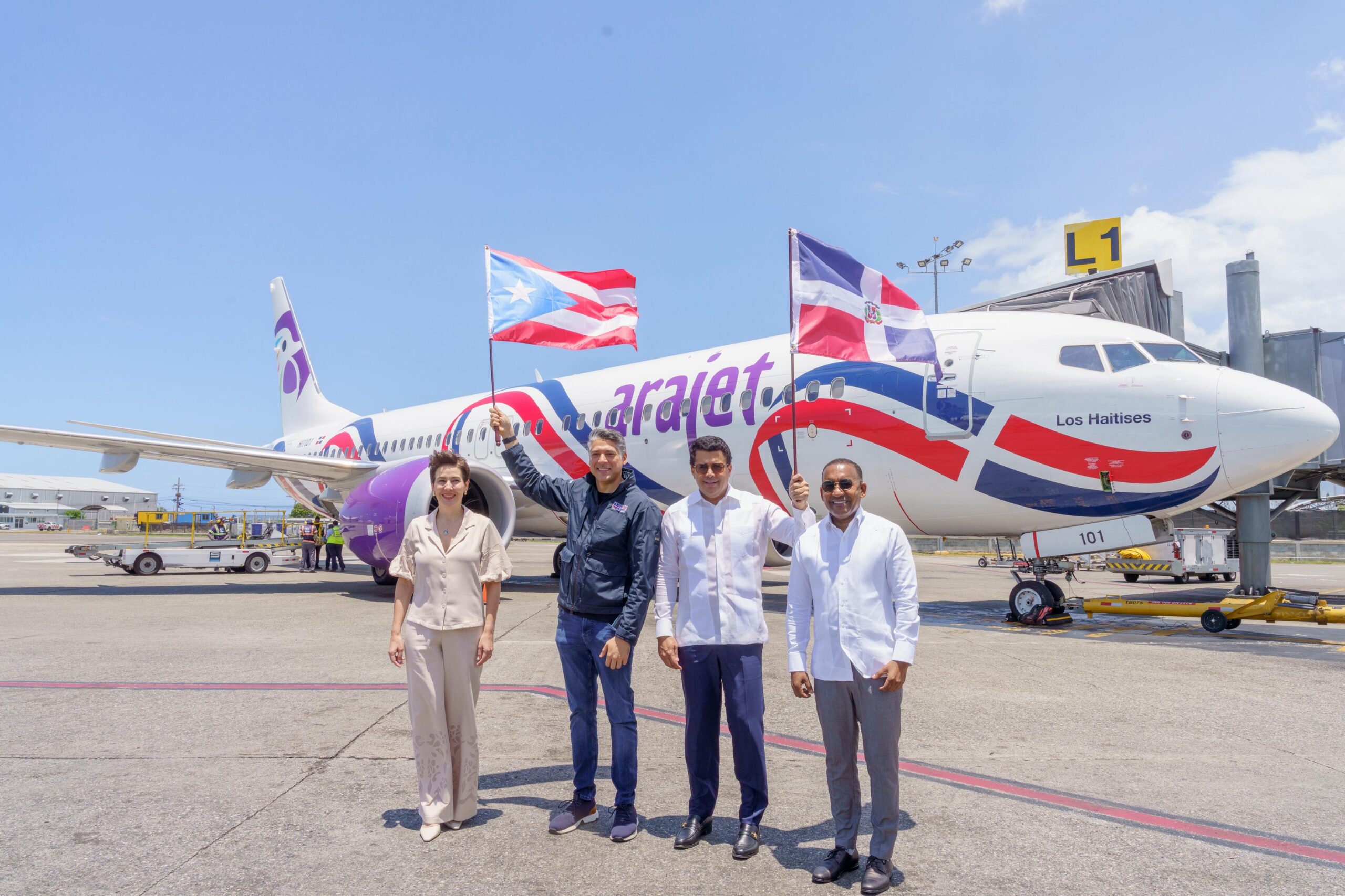 El Ministro de Turismo inaugura el primer vuelo de Arajet a Puerto Rico y fortalece la conectividad regional