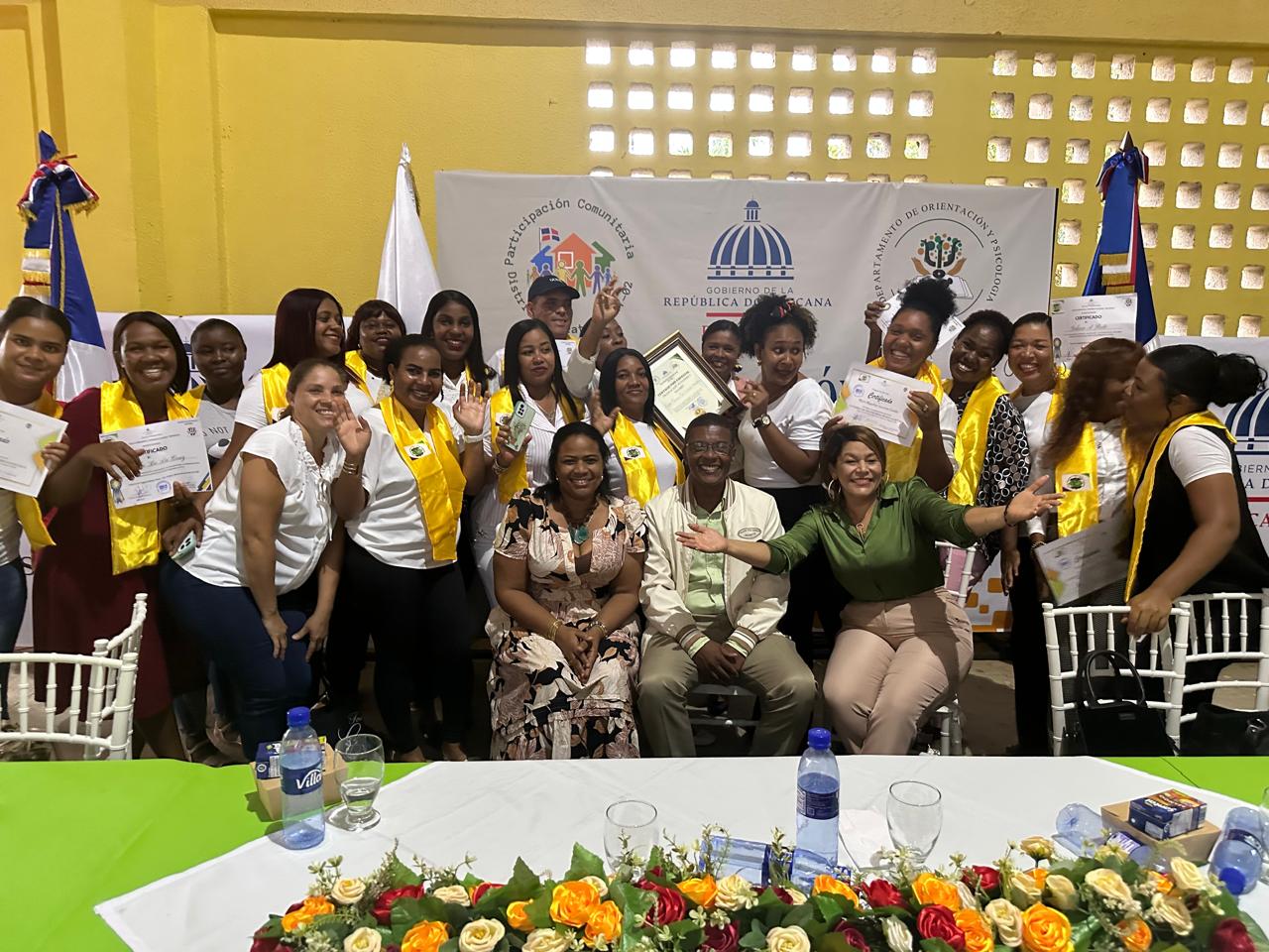 Más de 1,100 familias se gradúan del programa “La Familia Transforma” en Monte Plata