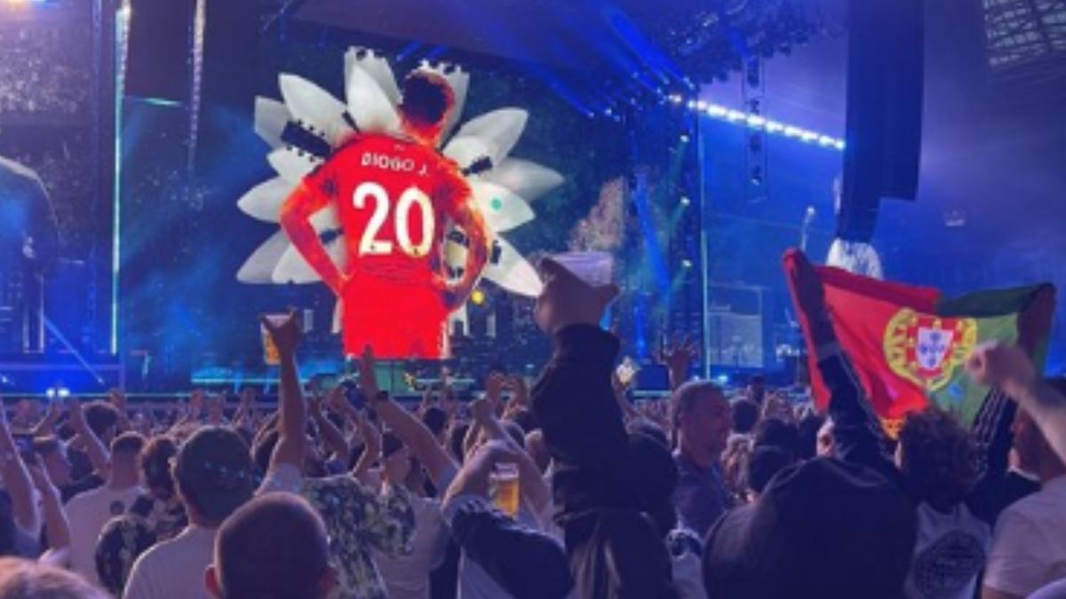 Oasis rinde emotivo homenaje a Diogo Jota en su regreso triunfal a los escenarios
