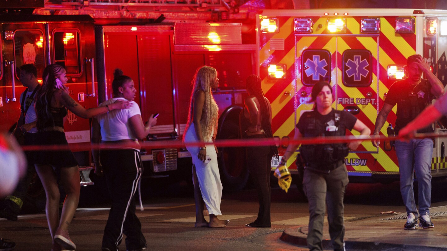 Tiroteo en Chicago deja cuatro muertos y catorce heridos en River North