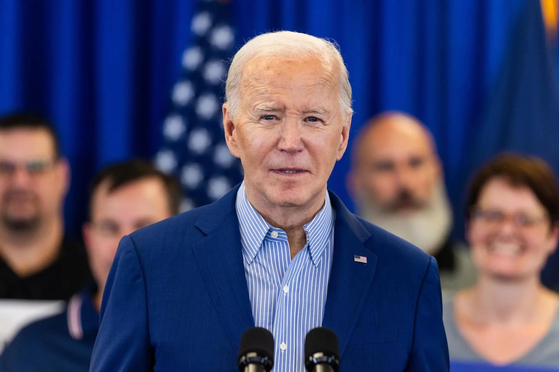 Joe Biden firma acuerdo con Hachette para publicar sus memorias presidenciales