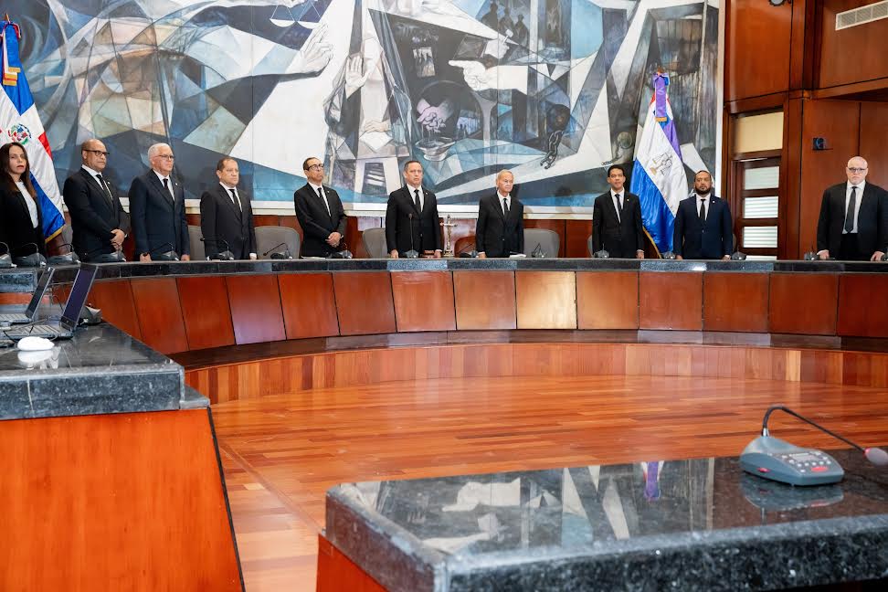 Reglamento sobre Uso de Firmas y Documentos Digitales Notariales Moderniza el Proceso en República Dominicana