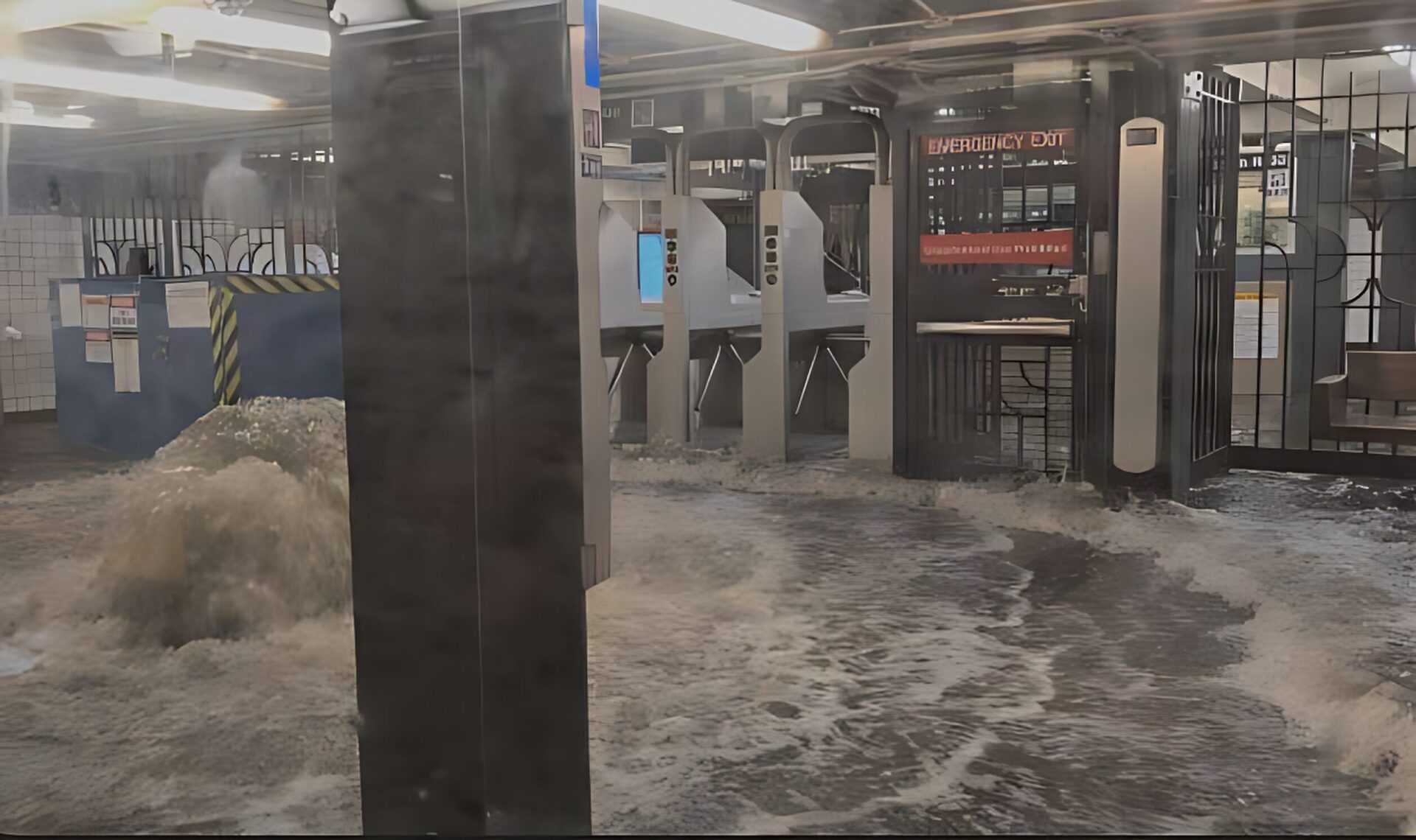 Inundaciones en Nueva York provocan caos en el transporte y activan alertas en el noreste de EE. UU.