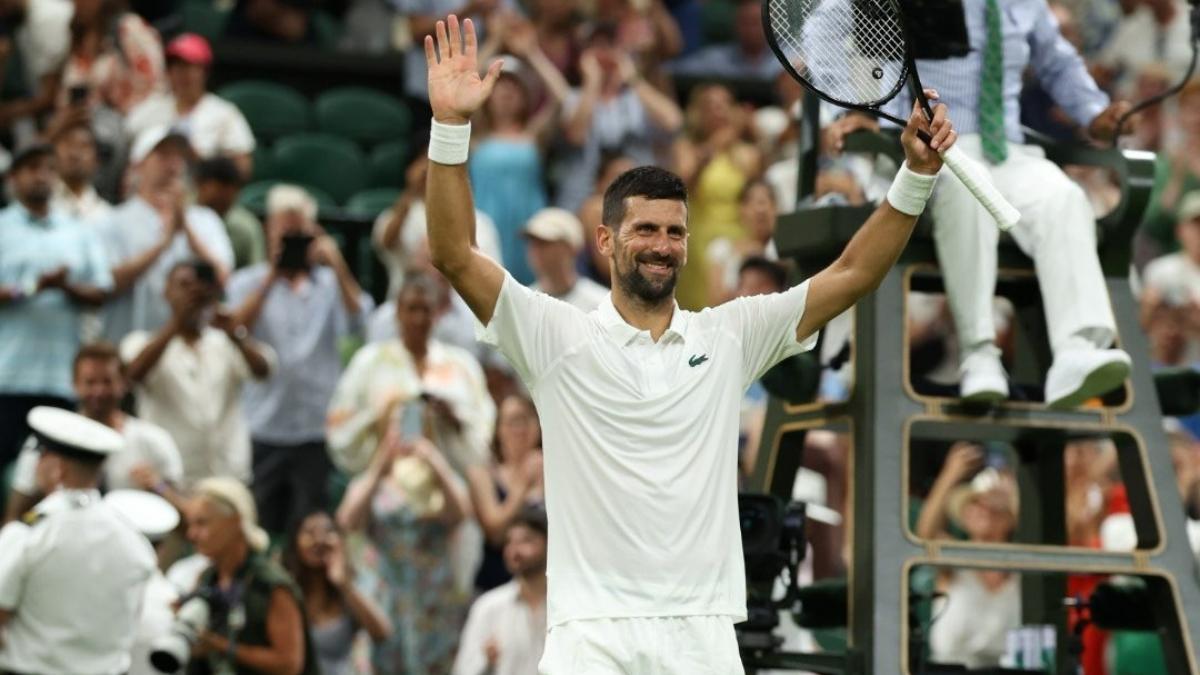 Novak Djokovic avanza en Wimbledon tras vencer a Alexandre Muller