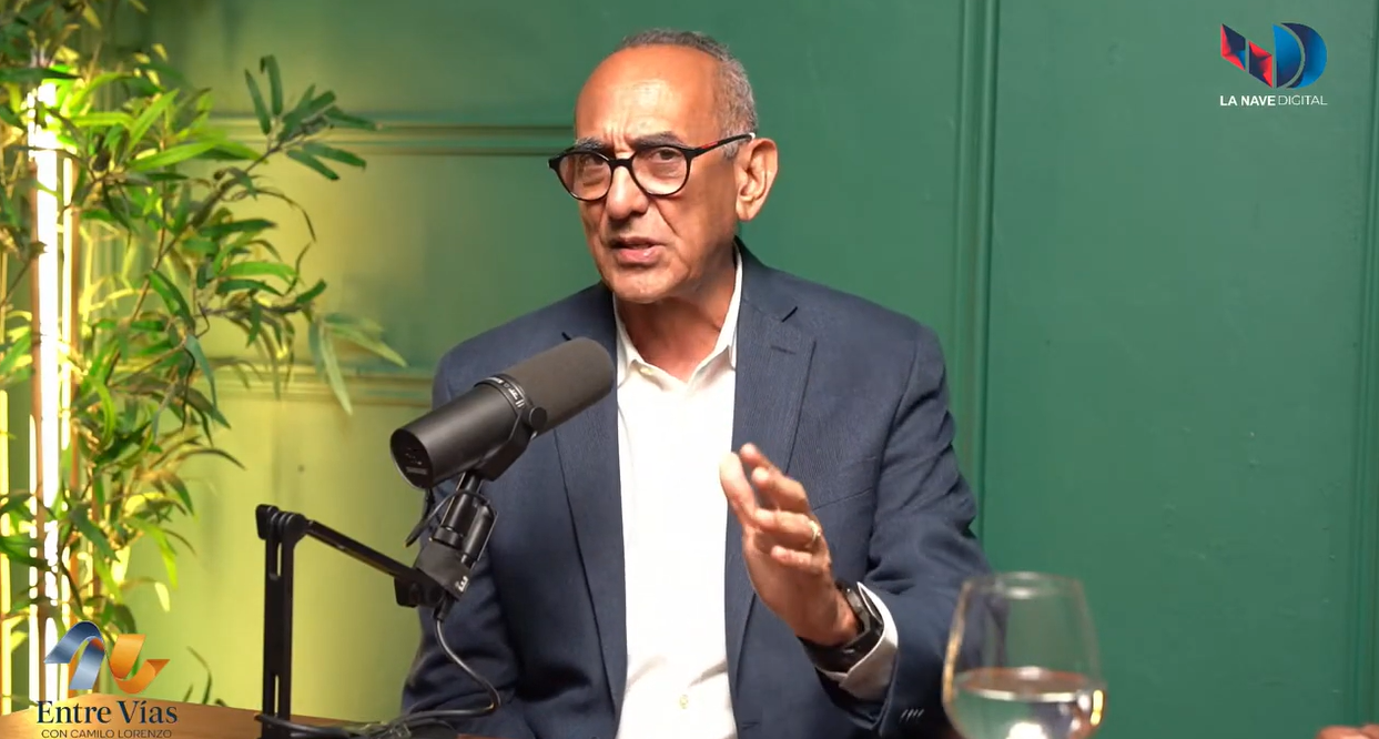 Javier Dotel arremete contra el Gobierno de Abinader y proclama a Leonel Fernández para 2028 en “Entre Vías”