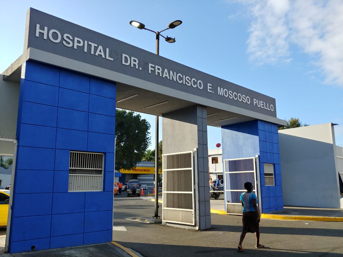 Hospital Dr. Francisco E. Moscoso Puello resalta cumplimiento de SeNaSa en pagos y cobertura a pacientes