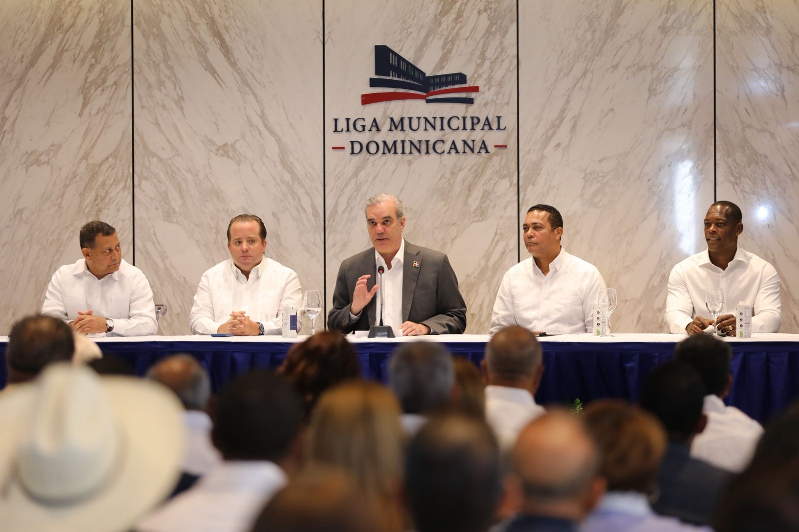 Presidente Abinader Anuncia Inversión de RD 4,000 Millones para Mejoras en Infraestructura Peatonal