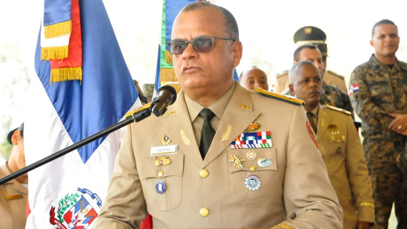 República Dominicana impulsará producción nacional de armas, municiones y ambulancias