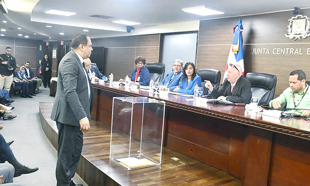 Adjudicación del Consorcio EMDOC para Proveer Materiales de la Nueva Cédula en República Dominicana