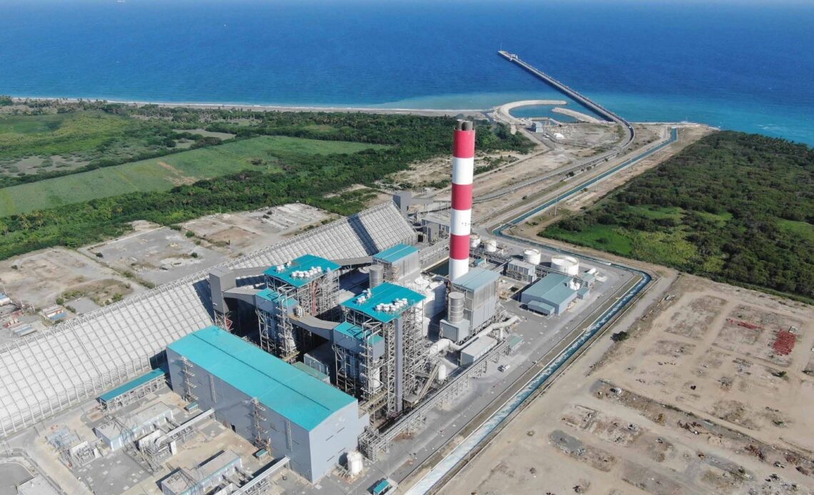 Unidad 1 de Punta Catalina cesa operaciones por obstrucción de sargazo tras el huracán Erin