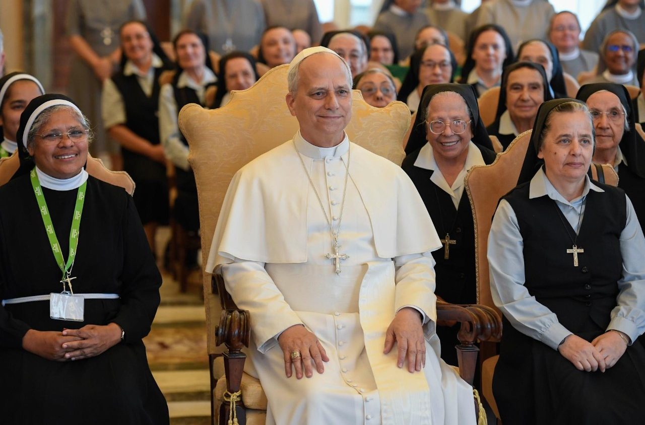 El Papa León XIV destaca la importancia de los valores de la Sagrada Familia en reunión con religiosas