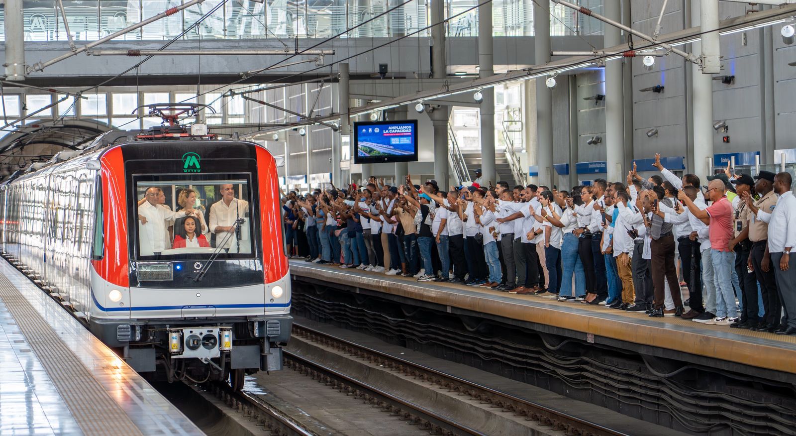 Inauguración de la ampliación de la Línea 1 del Metro de Santo Domingo: nuevos trenes y mayor capacidad