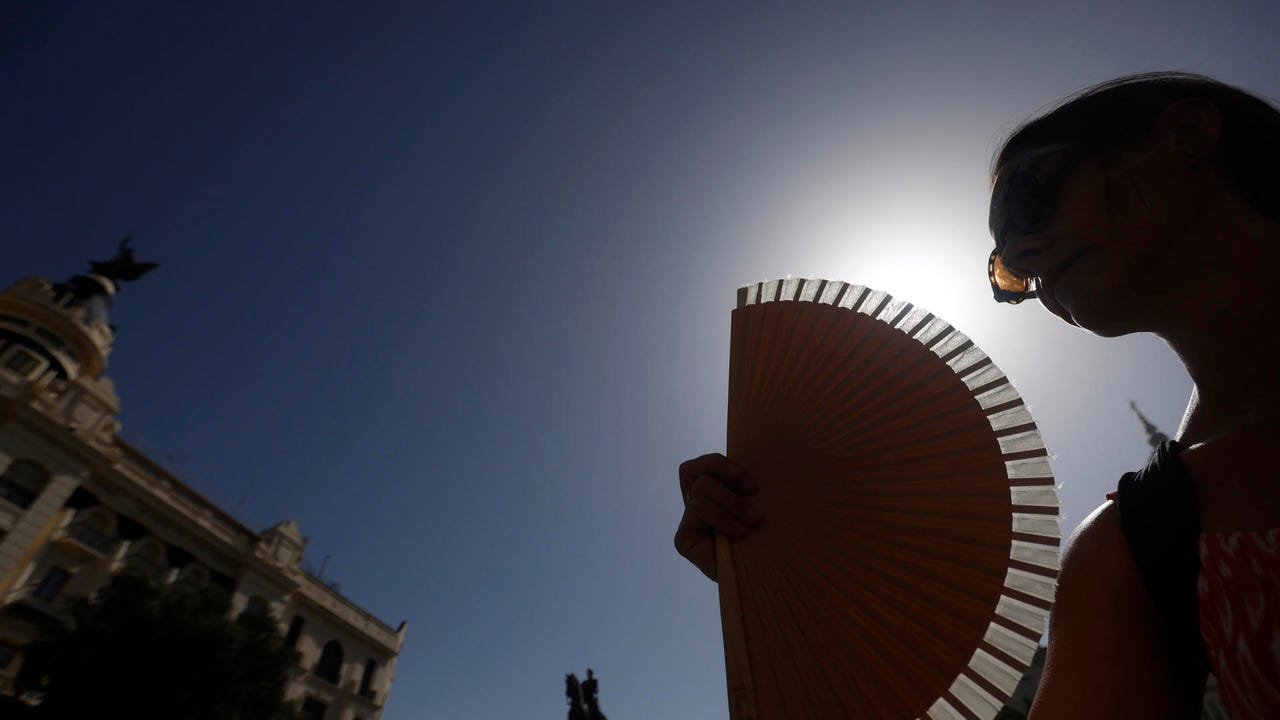 Ola de calor en España: dieciséis comunidades autónomas bajo alerta por altas temperaturas