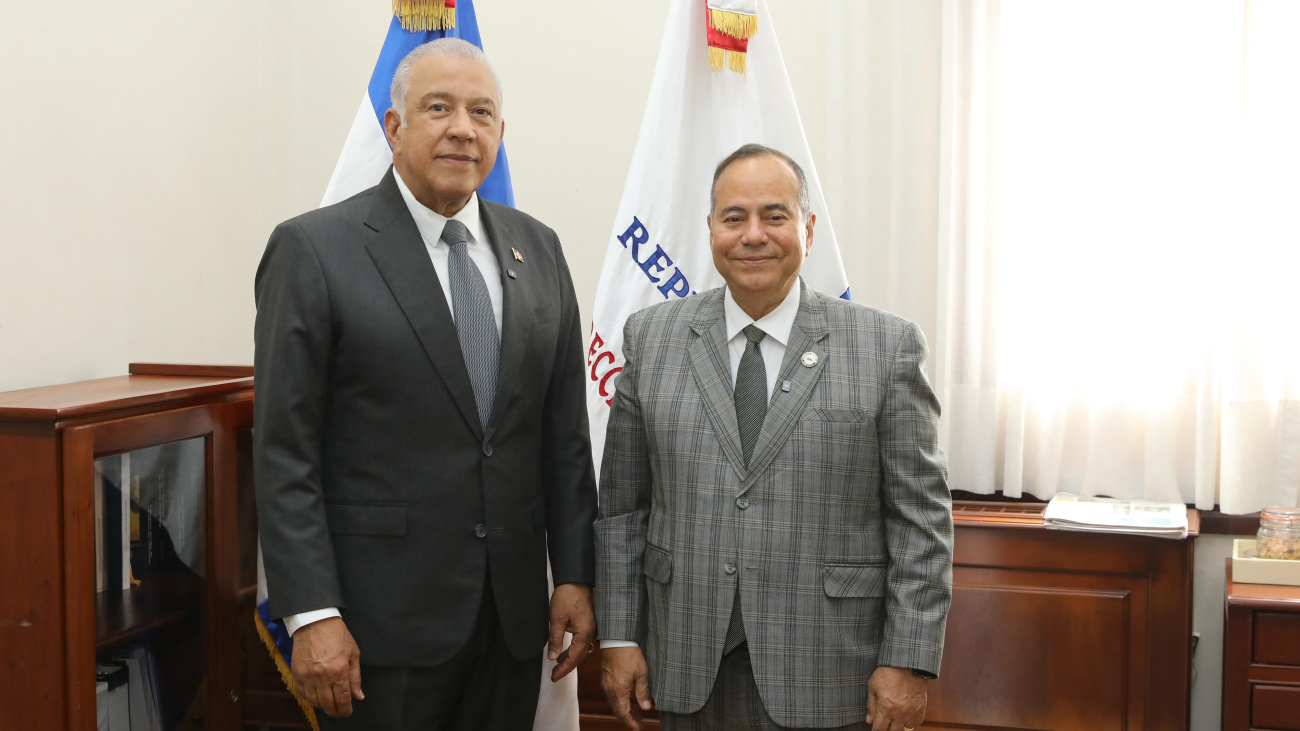 Juramentación de Carlos Alberto Caminero como Director de Prensa del Presidente