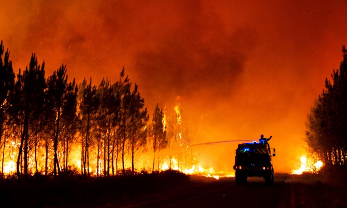 Incendio forestal en Francia arrasa 16.000 hectáreas y deja una víctima mortal en Corbières