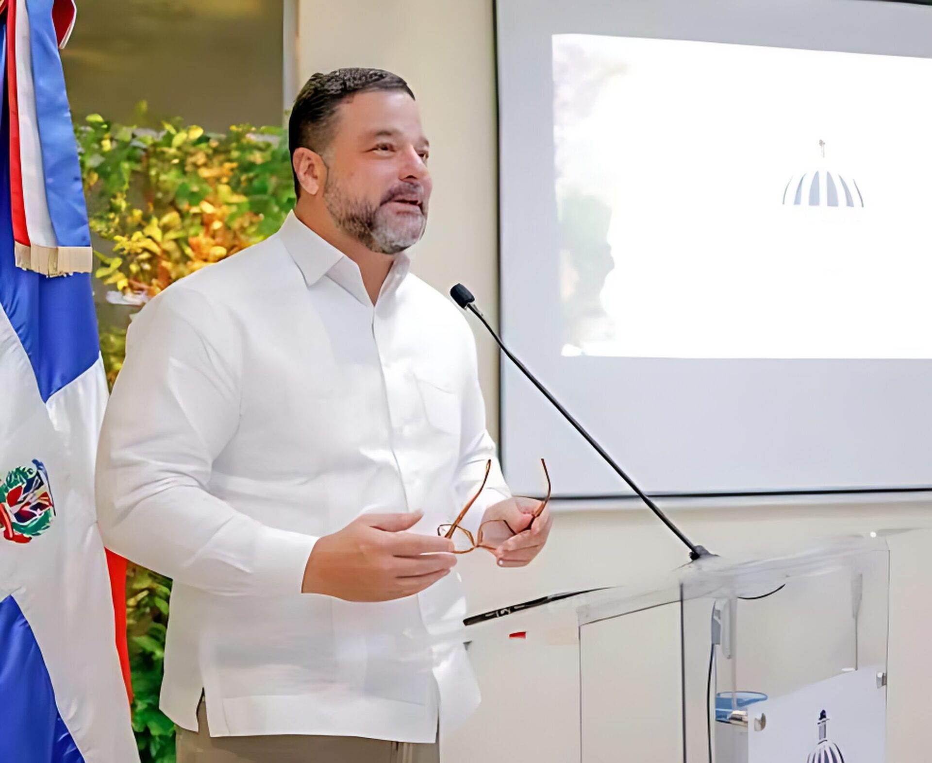 Paíno Henríquez aclara su no participación en compras del Estado