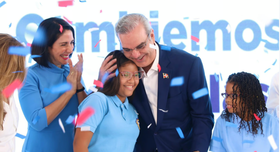 El presidente anuncia entrega de kits escolares a todos los estudiantes