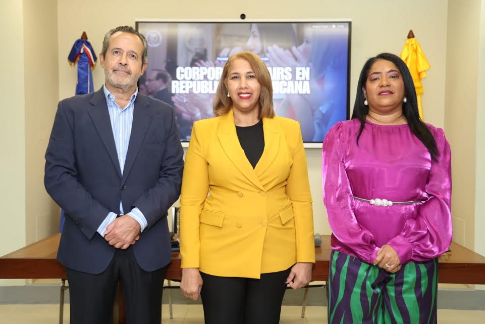 PUCMM presenta estudio sobre comunicación corporativa en RD