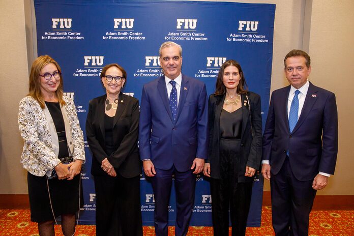 Luis Abinader invita a la Cumbre de las Américas 2025 en Punta Cana
