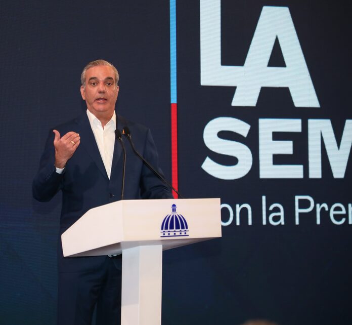 Presidente Abinader advierte sobre sanciones por sustracción de fondos públicos