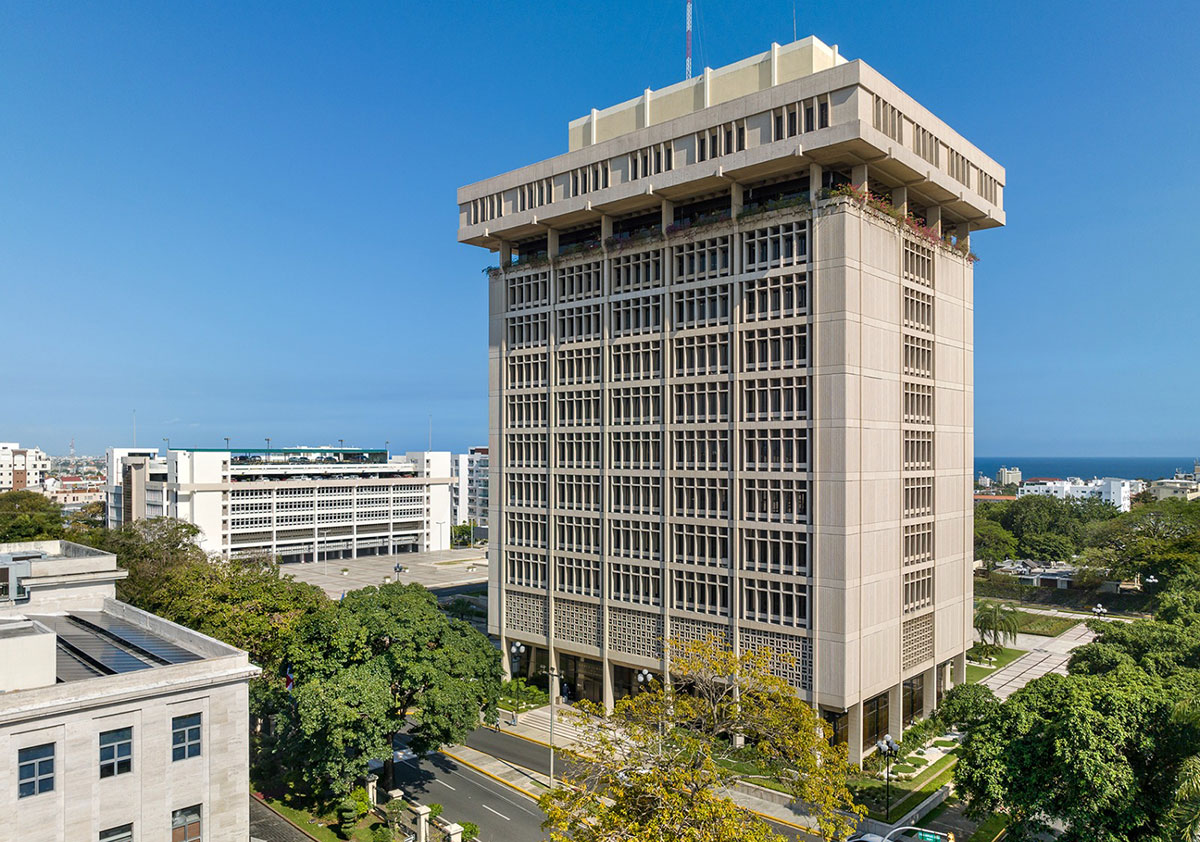 El Banco Central de la República Dominicana reduce su tasa de política monetaria para impulsar la economía