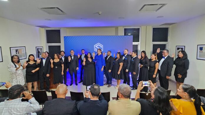 Amelia Reyes asume la presidencia de SODOMEDI junto a su nueva directiva
