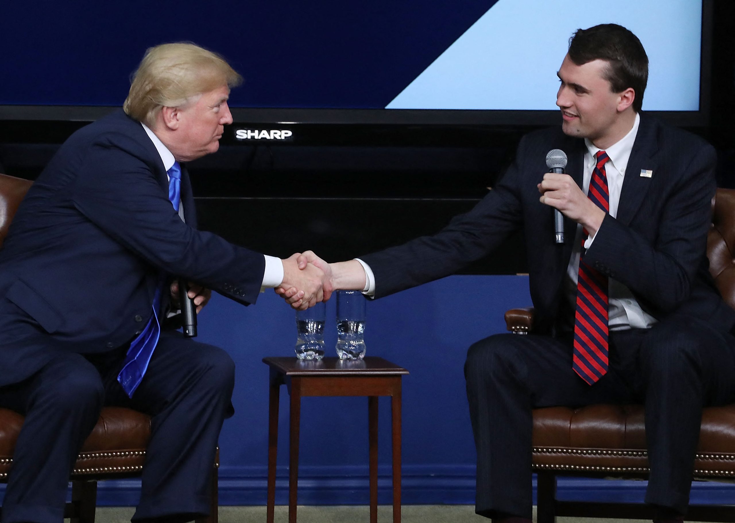 Fallece Charlie Kirk tras ataque en Utah: Reacciones y repercusiones en la política estadounidense