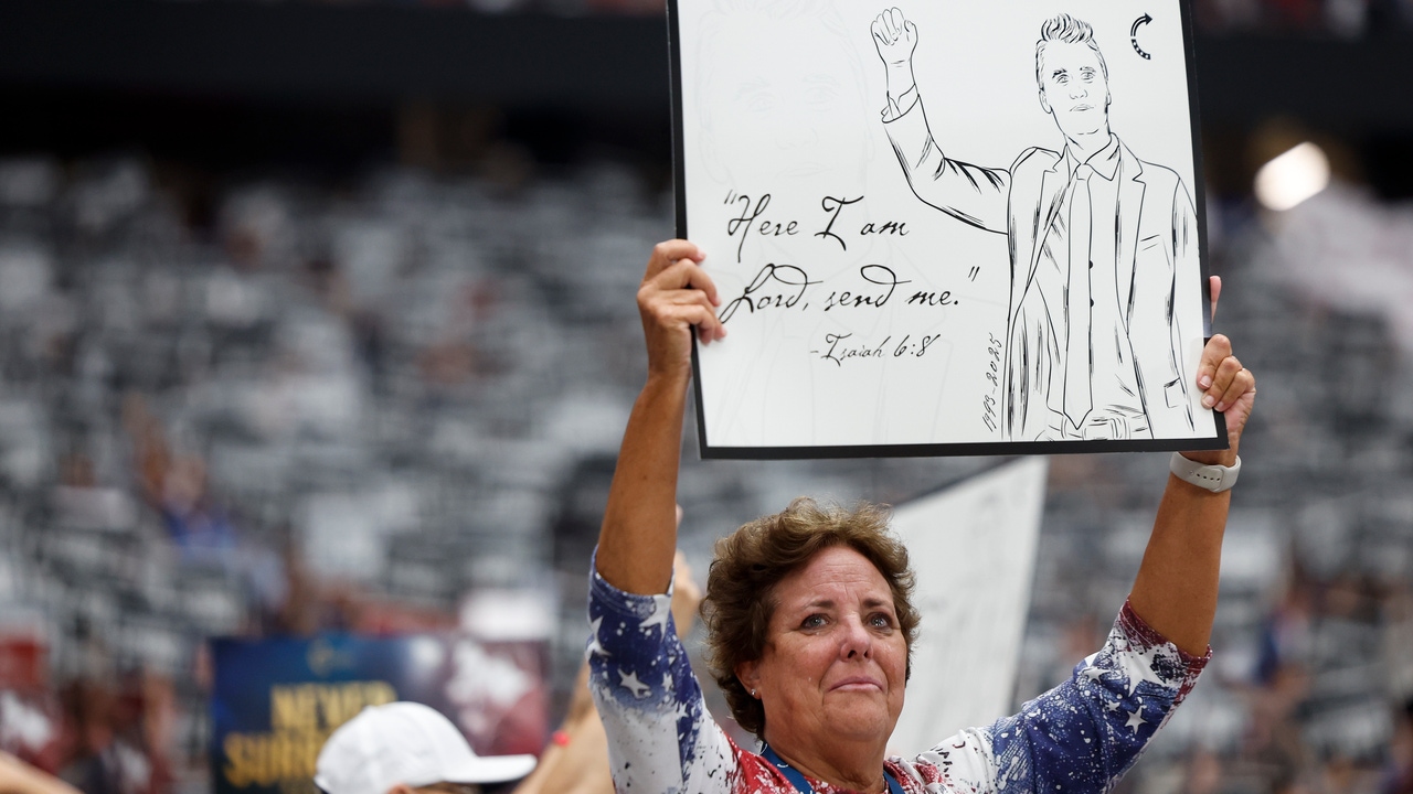 Funeral de Charlie Kirk reúne a miles en Arizona con Trump presente