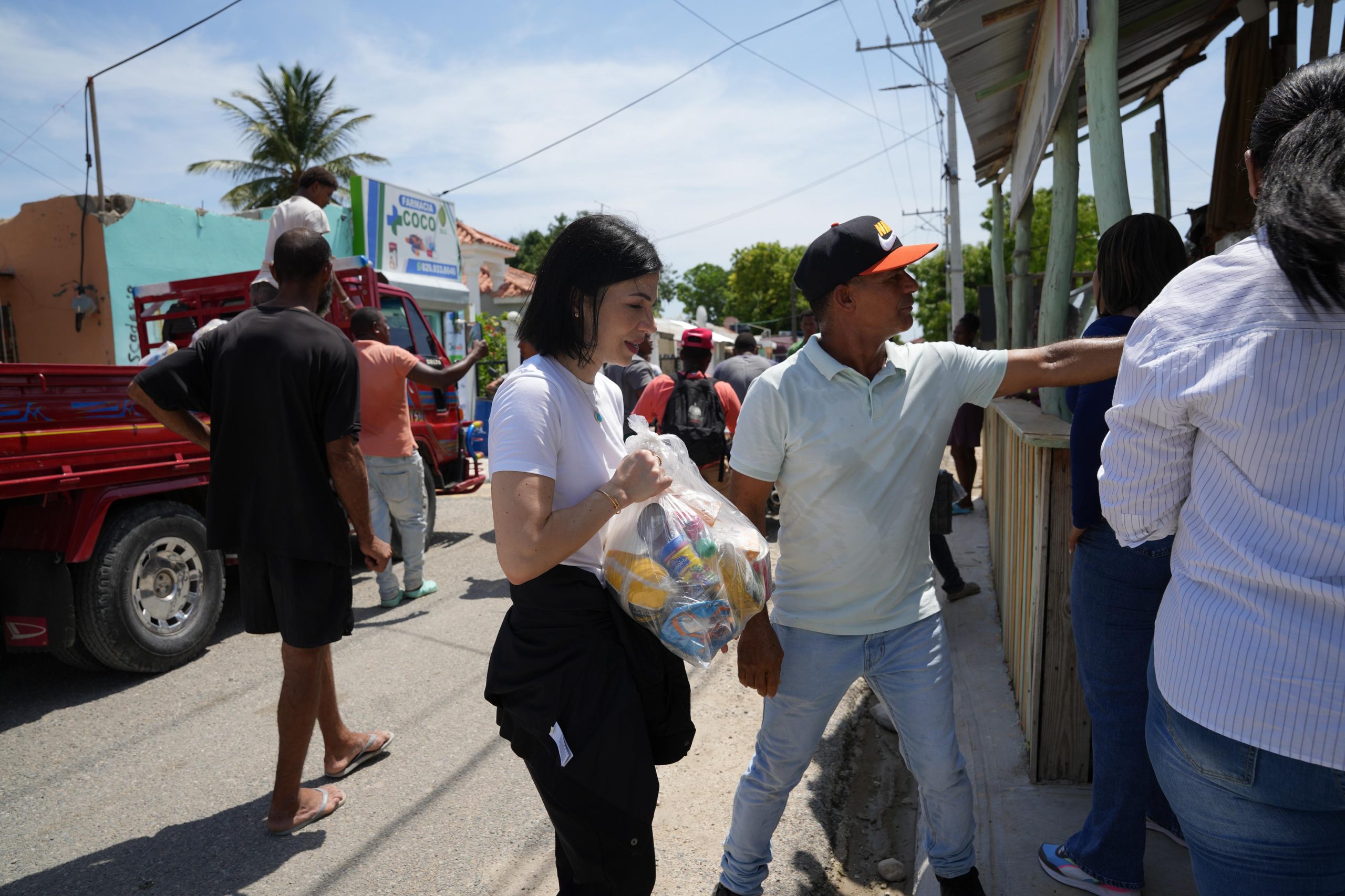 Fundación Refidomsa apoya a más de 300 familias en Azua