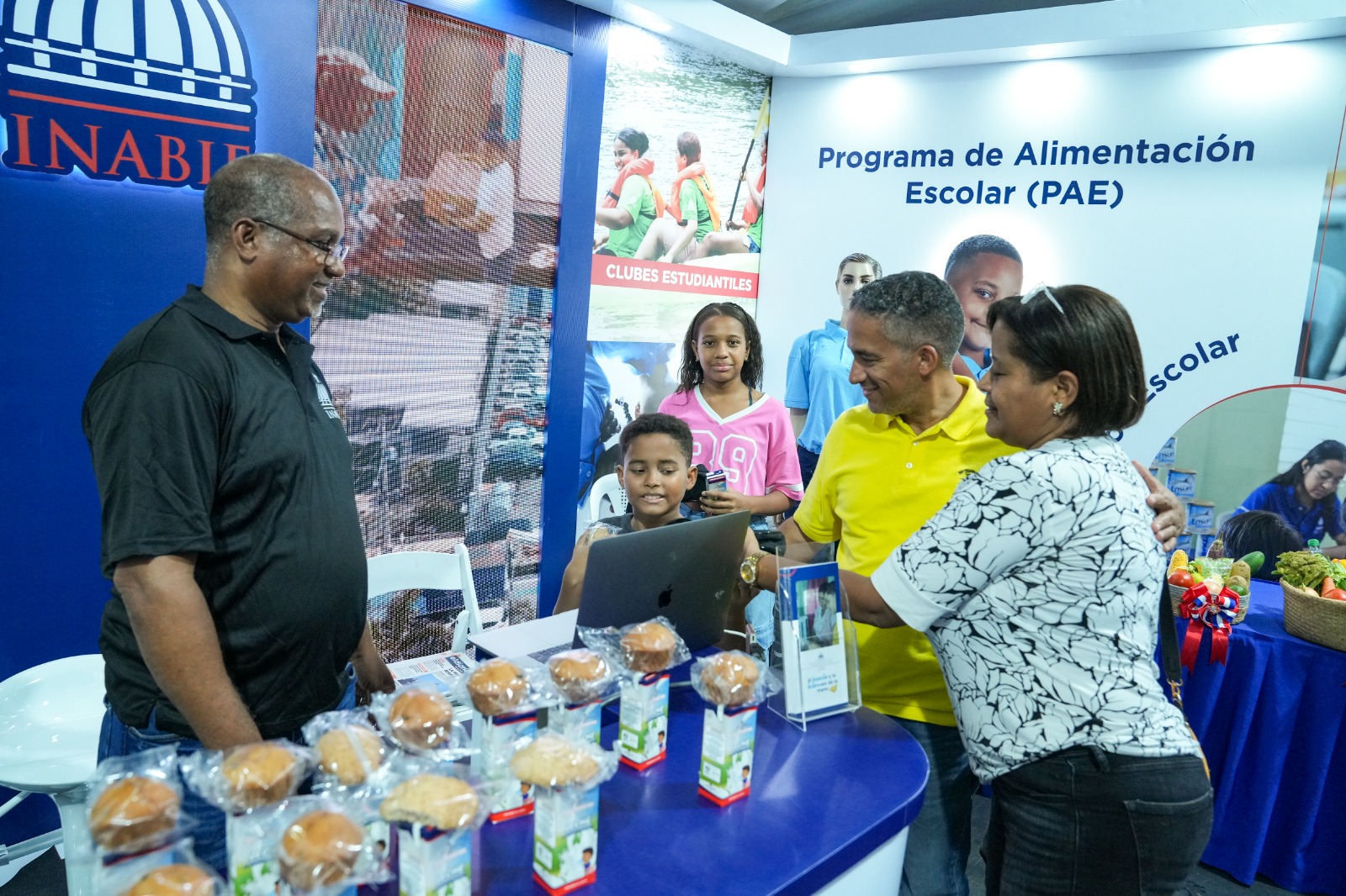 INABIE impulsa el bienestar estudiantil en la XXVII Feria Internacional del Libro 2025