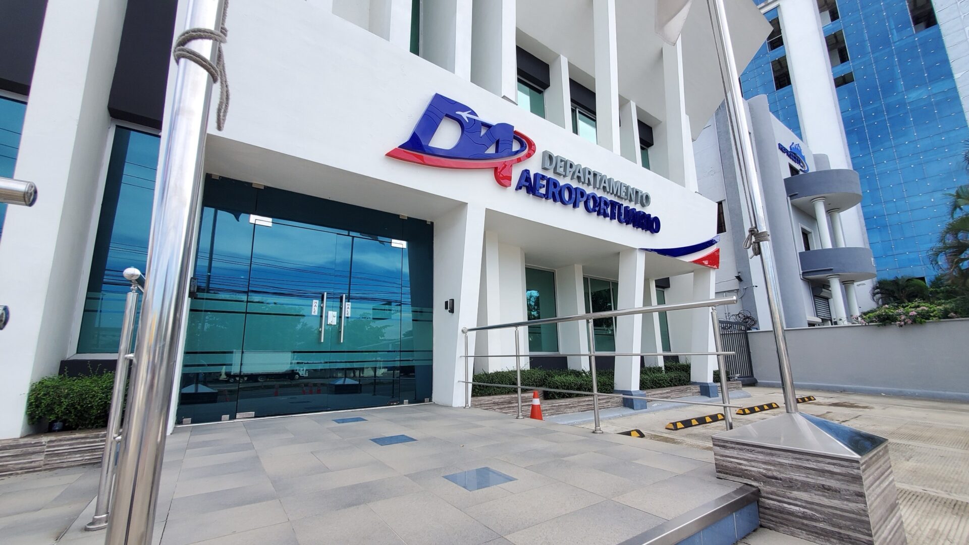 Investigación por fallo eléctrico en el Aeropuerto de Las Américas