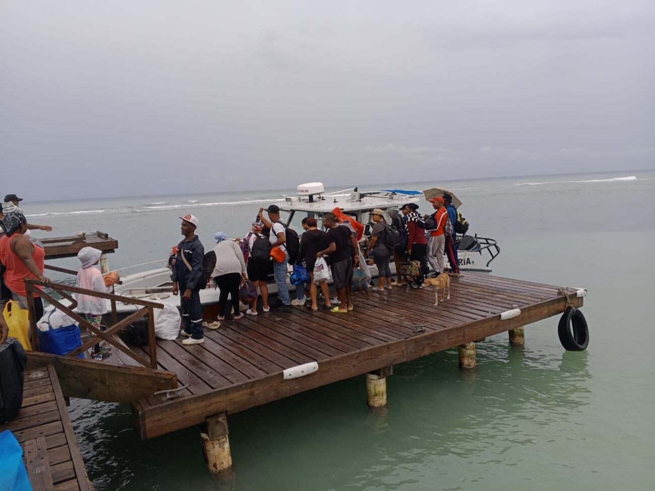 Evacuación de 98 personas en Isla Saona por tormenta Melissa